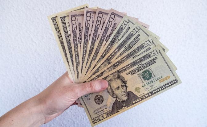 Эксперт сделал прогноз курса доллара до конца марта