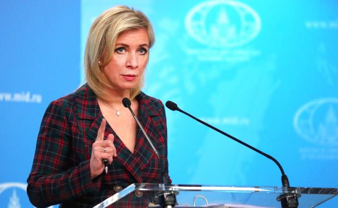 На фото: официальный представитель МИД России Мария Захарова во время брифинга по текущим вопросам внешней политики.