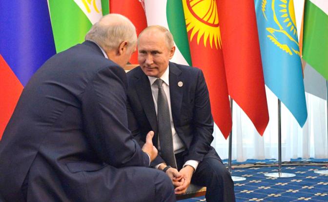 На фото: президент Белоруссии Александр Лукашенко и президент России Владимир Путин