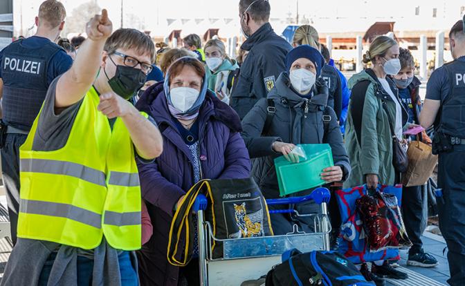 Почему европейские расисты поддерживают украинских нацистов