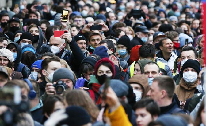 Среди молодежи всё ещё больше всего поклонников США и Евросоюза