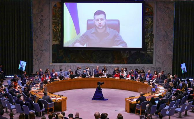 На фото: выступление президента Украины Владимира Зеленского по видеосвязи