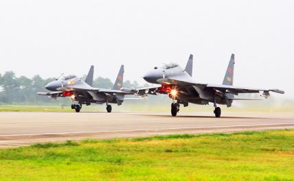 На фото: истребители Су-30 ВВС Китая.