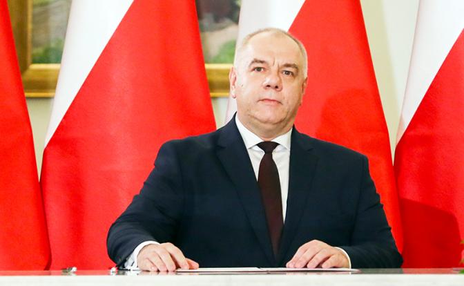 На фото: польский вице-премьер Яцек Сасин.