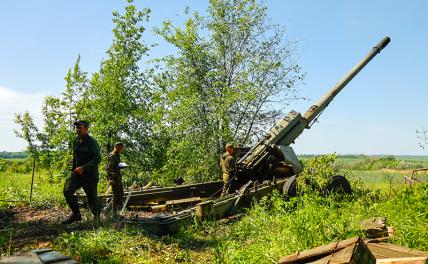 На фото: военнослужащие Народной милиции ДНР во время выполнения боевых задач под городом Авдеевка.