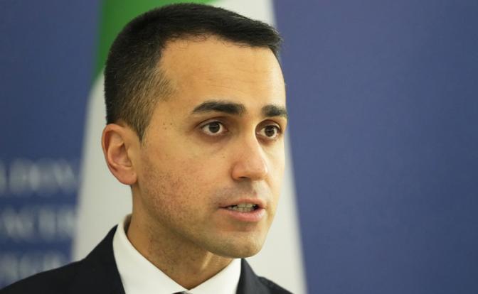 на фото: глава МИД Италии Луиджи Ди Майо.