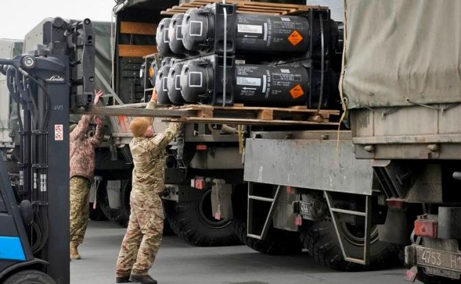 На фото: очередная партия военной помощи из США, доставленная в Киев