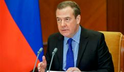 Д. Медведев: Украине, я знаю, осталось два года до краха