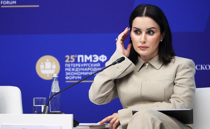 На фото: заместитель генерального директора АО "Газпром-медиа холдинг", управляющий директор "Газпром-медиа развлекательное телевидение" Тина Канделаки во время сессии "Спорт без преград: новые сценарии и форматы" в рамках XXV Петербургского МЭФ