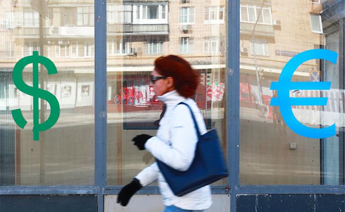 Курс валют 22 июня: обвал доллара и евро продолжается