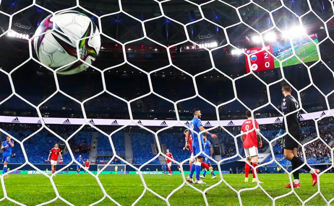 Доигрались: ФИФА открыто грабит российский футбол