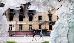 Мариуполь: Донбасс восстановят «два солдата из стройбата», если им в придачу дадут экскаватор