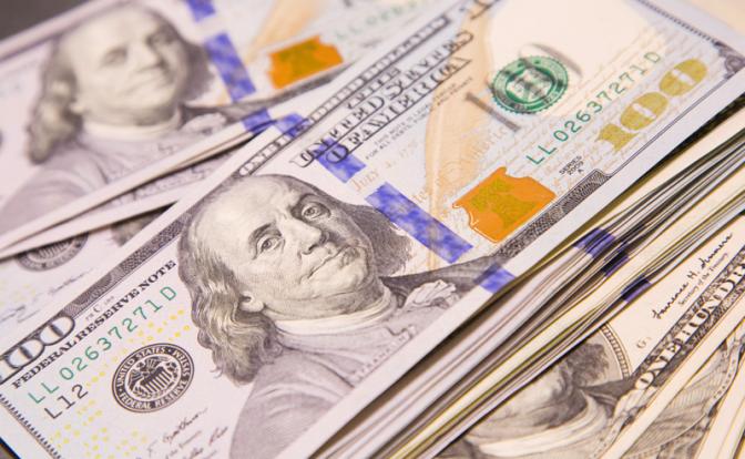 Курс валют сегодня: доллар рухнул утром на бирже