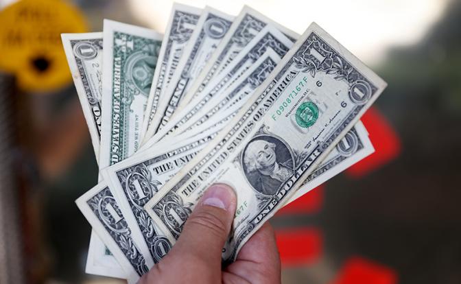 Курс валют 7 июля: доллар и евро откатились
