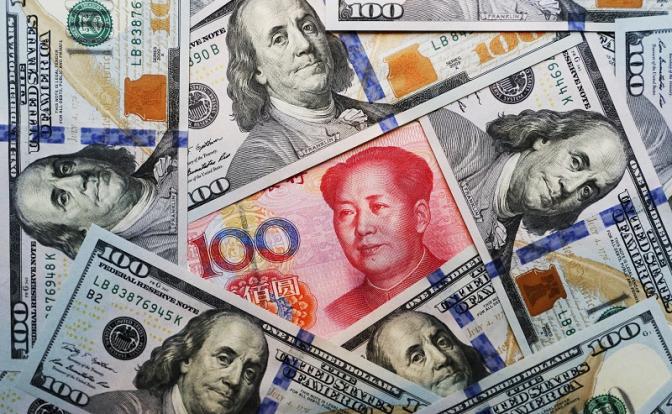 Прогноз курса доллара: падение рубля тормозит юань