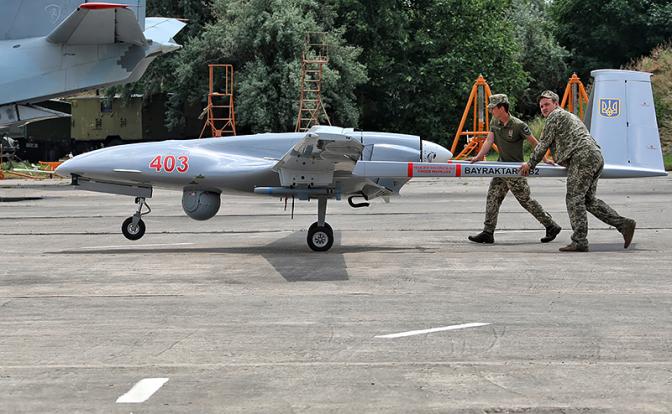 На фото: беспилотный аппарат Bayraktar TB2
