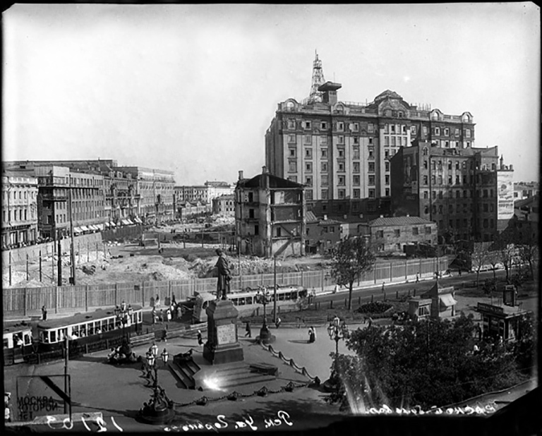 На фото: доходный дом Нирнзее,1934 год.