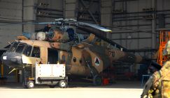 США бросают десятки бывших афганских транспортно-боевых Ми-17 в битву за Украину