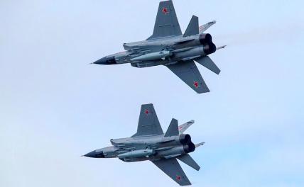 Na foto: um par de MiG-31s ​​equipado com o sistema de mísseis supersônicos Kinzhal