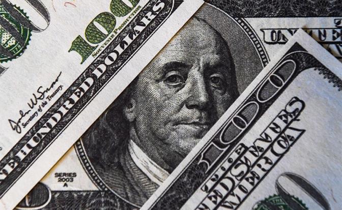 Курс валют сегодня: доллар взлетел на торгах