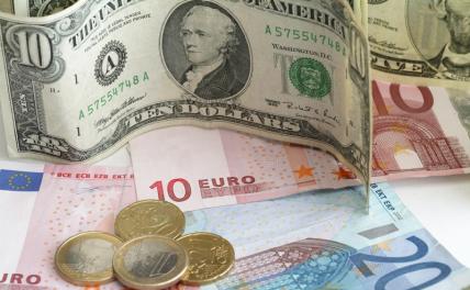 Текущий курс валют: евро обогнал доллар