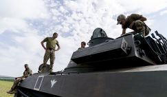 The Guardian: Военная авантюра в Херсонской области может стоить Зеленскому собственной армии