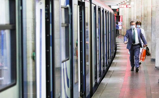 ЧП в московском метро: на четырех участках остановилось движение