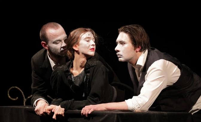 Только что созданный Театр «Мастерских» начинает свою историю с «Гамлета»