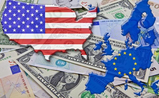 Курс валют: доллар пошел на снижение, евро уверенно растет