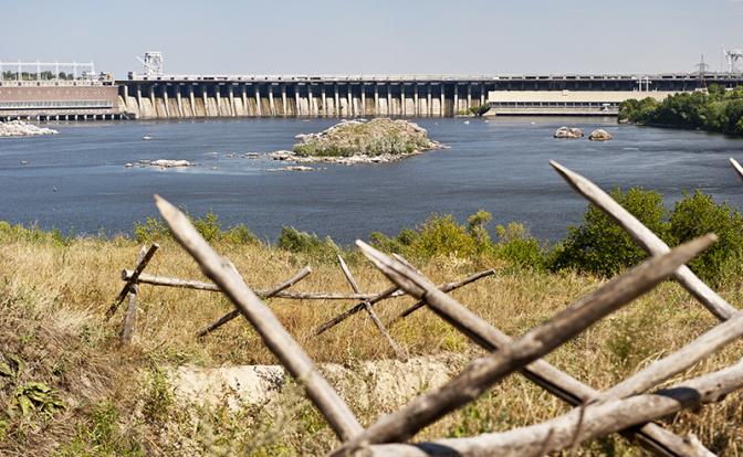 На фото: вид на Днепровскую гидроэлектростанцию.