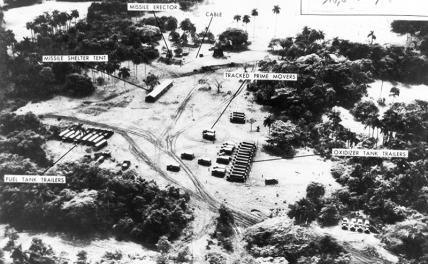 На фото: вид с воздуха на советские ракетные комплексы на Кубе, 30 сентября 1962 г.