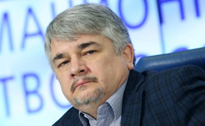 На фото: политолог Ростислав Ищенко