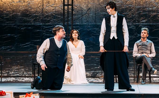 Театр Сатиры представил премьеру о современных «Невольницах»