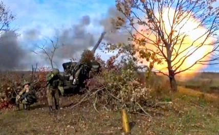 На фото: боевая работа расчетов артиллерийских установок "Мста-Б" Южного военного округа (ЮВО) в зоне проведения специальной военной операции.