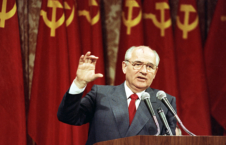 На фото: первый и единственный президент СССР Михаил Горбачев.