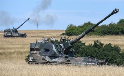 На фото: польская 155 мм самоходная артиллерийская установка AHS Krab