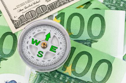 Доллар или евро: курс валюты ЕС может повторить обвал 2022-го