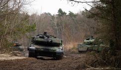 Немецкие танки грязи не боятся, но как быть с украинскими мостами