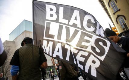 «Полицию – к чёрту!». Под лозунгом борьбы с расизмом BLM толкает США в пропасть