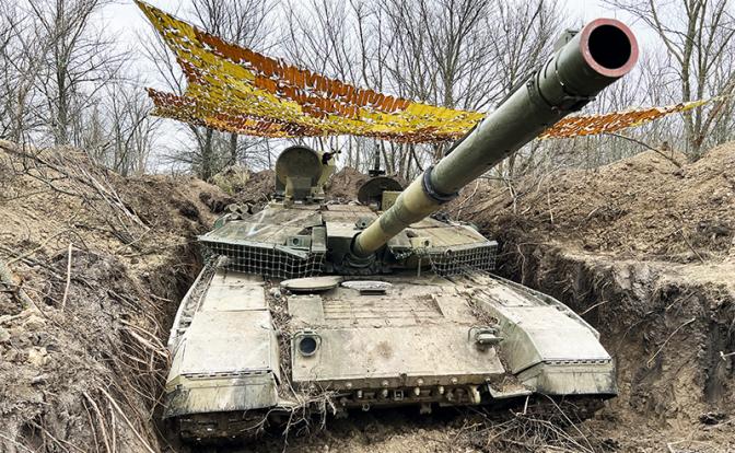 На фото: танк Т-90М "Прорыв" в зоне проведения специальной военной операции.
