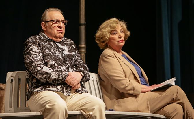 Хазанов и Остроумова сыграют в «Трое в парке, не считая собаки»