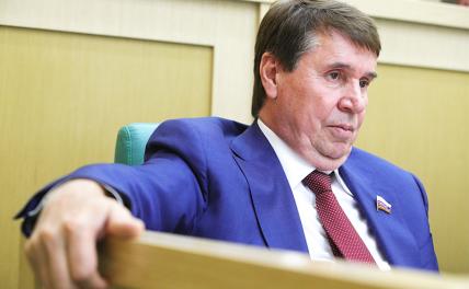 На фото: сенатор от Крыма Сергей Цеков 