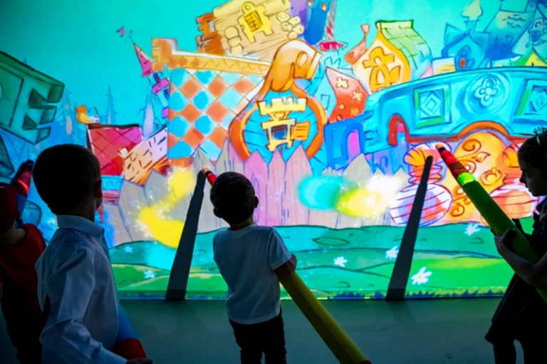 На фото: персонажи мультфильма "Вовка в тридевятом царстве"