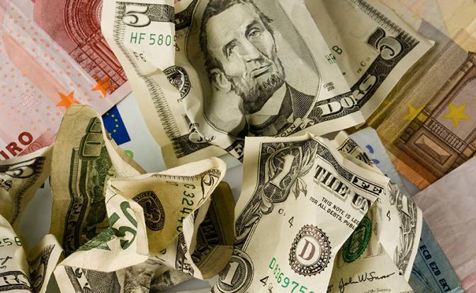 Эксперт сказал, что нужно для полной дедолларизации