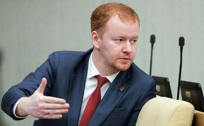 На фото: депутат Госдумы от КПРФ Денис Парфёнов