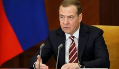 Дмитрий Медведев: "Велик соблазн раздавить Россию"