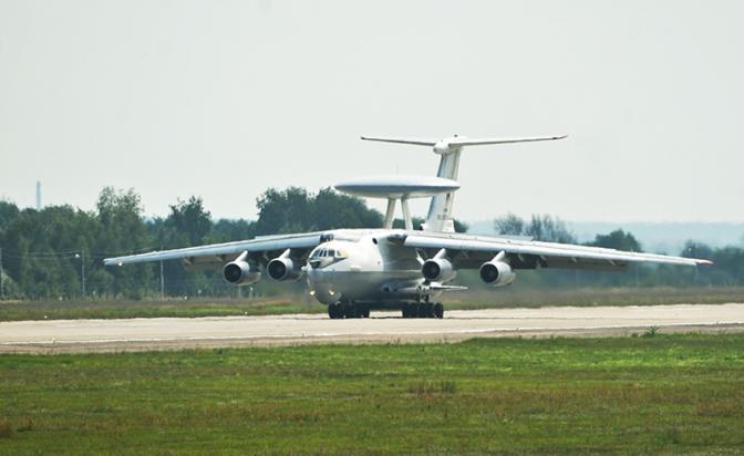 На фото: самолет А-50
