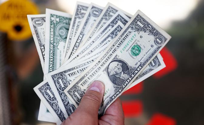 Курс доллара набирает обороты на Мосбирже