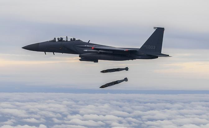 Генерал Хекер сообщил о поставках Киеву высокоточных бомб JDAM-ER