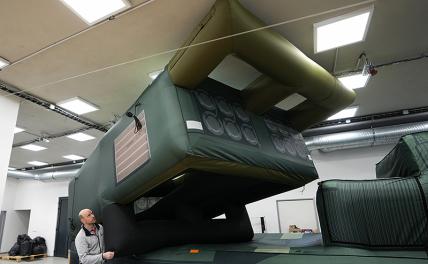 На фото: надувные копии тяжелой военной техники производит компания Inflatech в Чехии